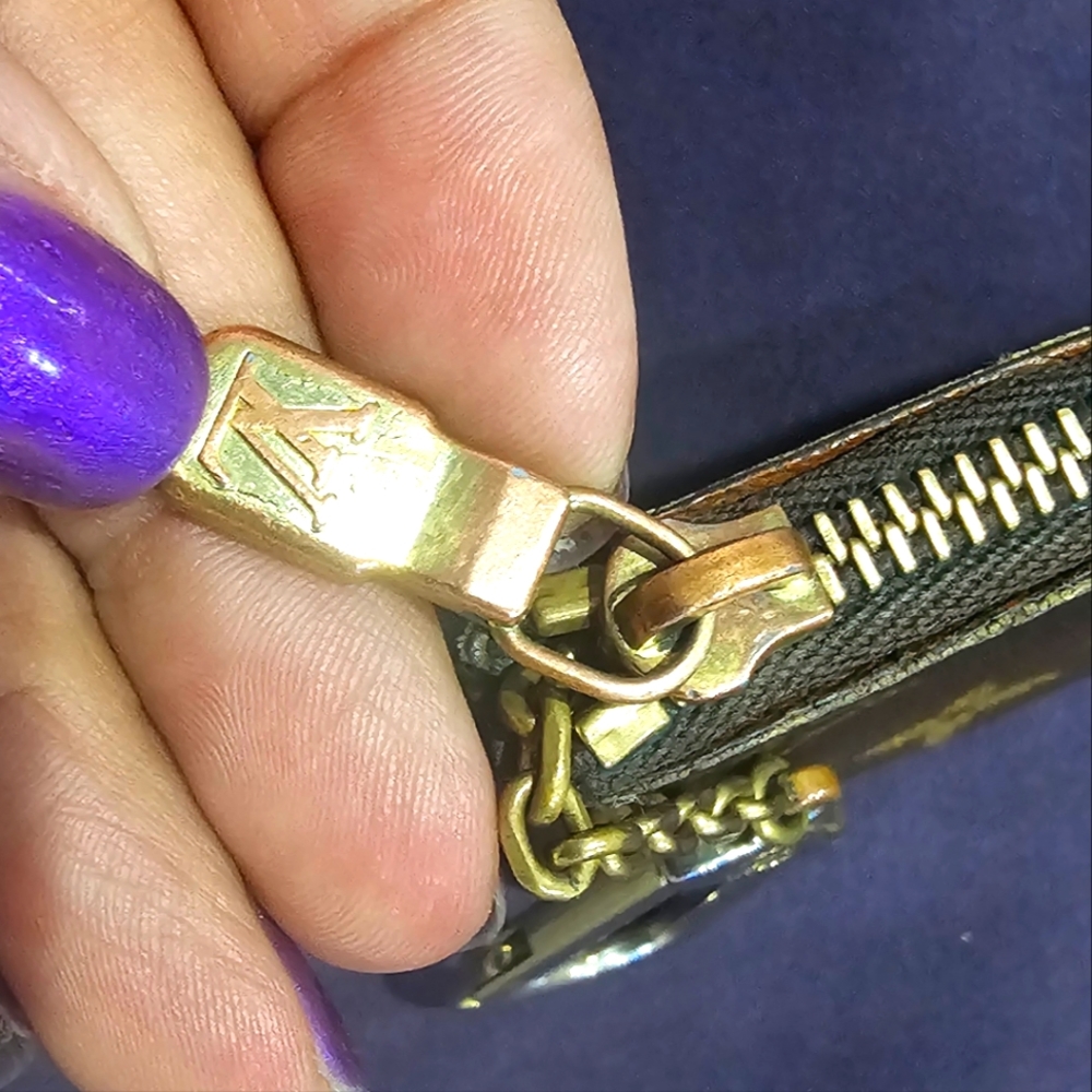 Authentic Louis Vuitton Key Pouch - Picture 3 of 7
